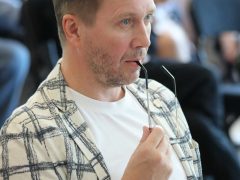 ЕВГЕНИЙ МИРОНОВ