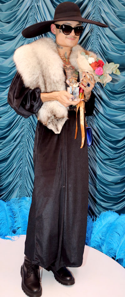 До приезда в Москву рэпер Моргенштерн был скромным провинциалом Алишером Валеевым