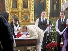 Последнее прости от самого близкого человека. Фото Руслана Вороного