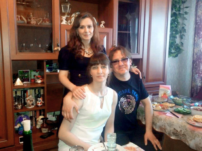 Александра всегда окружали красивые женщины