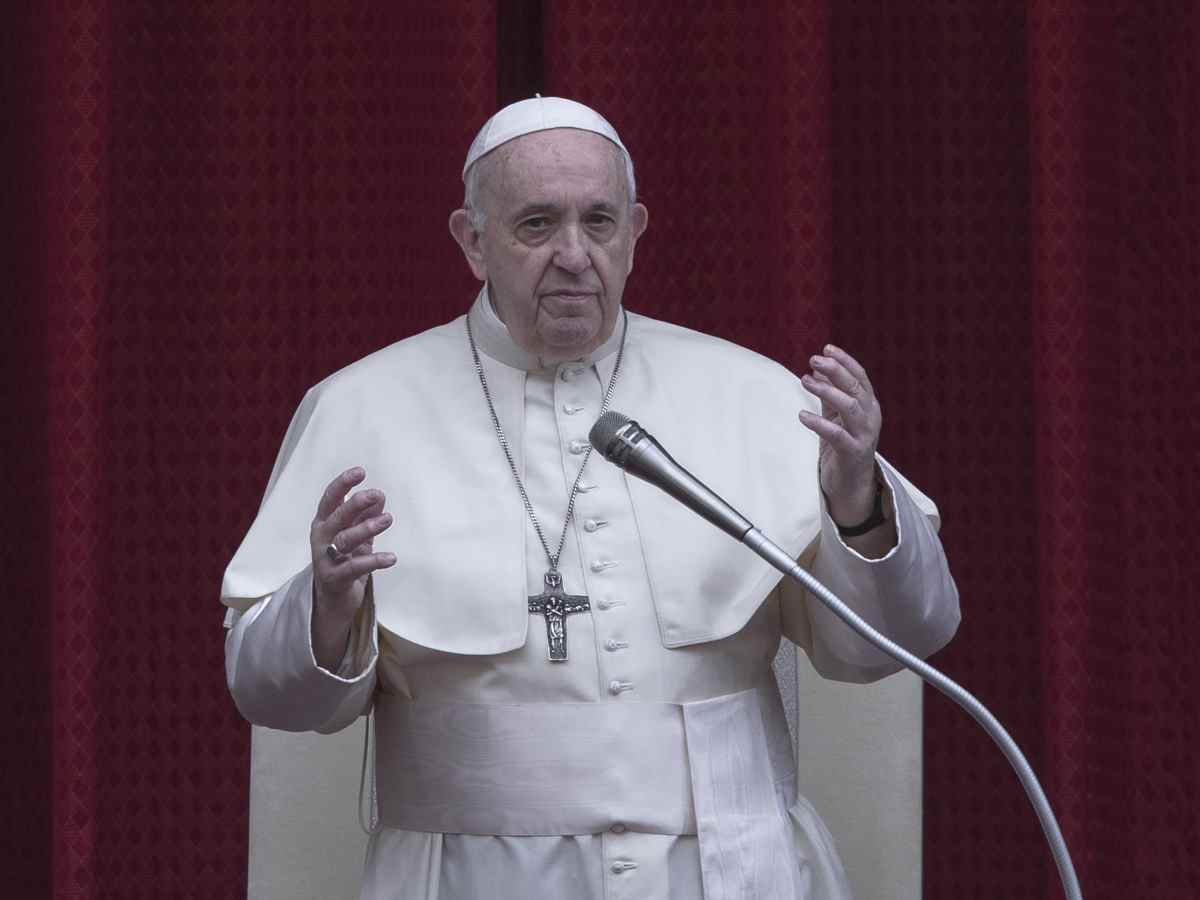 Папа римский Франциск назвал еду и секс божественными удовольствиями