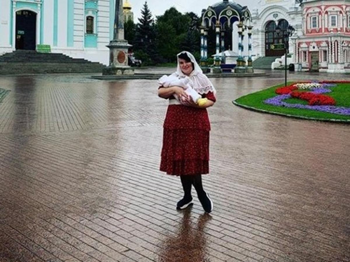 Саша Черно крестила сына Саша Черно крестила сына