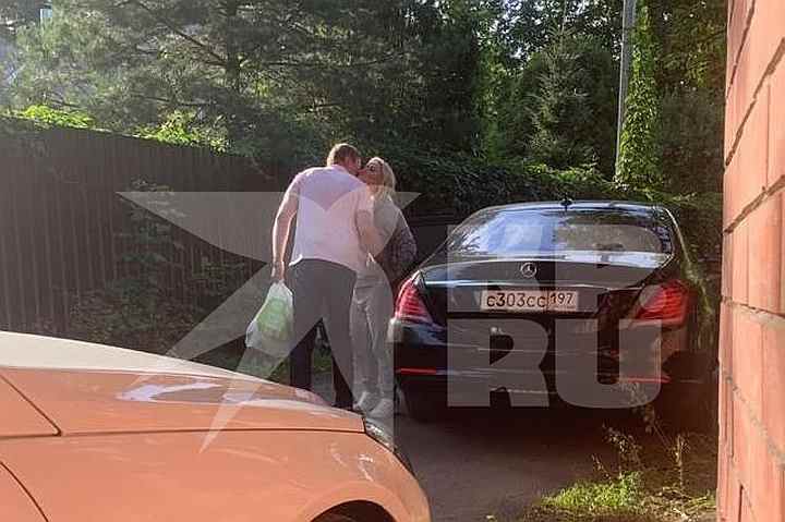 Знаменитости не скрывают страсть друг к другу