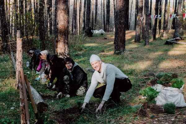 Владимир Сухов образовал вокруг себя сообщество людей, не сумевших найти себе места в жизни