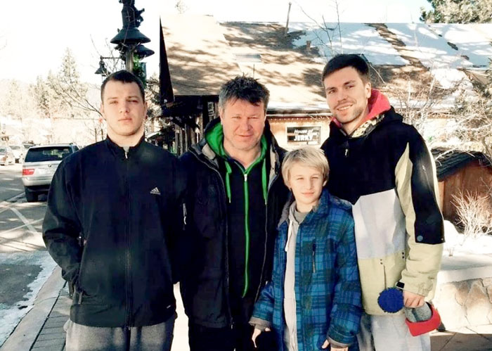 Олег с сыновьями - Китоном, Никитой и Сергеем
