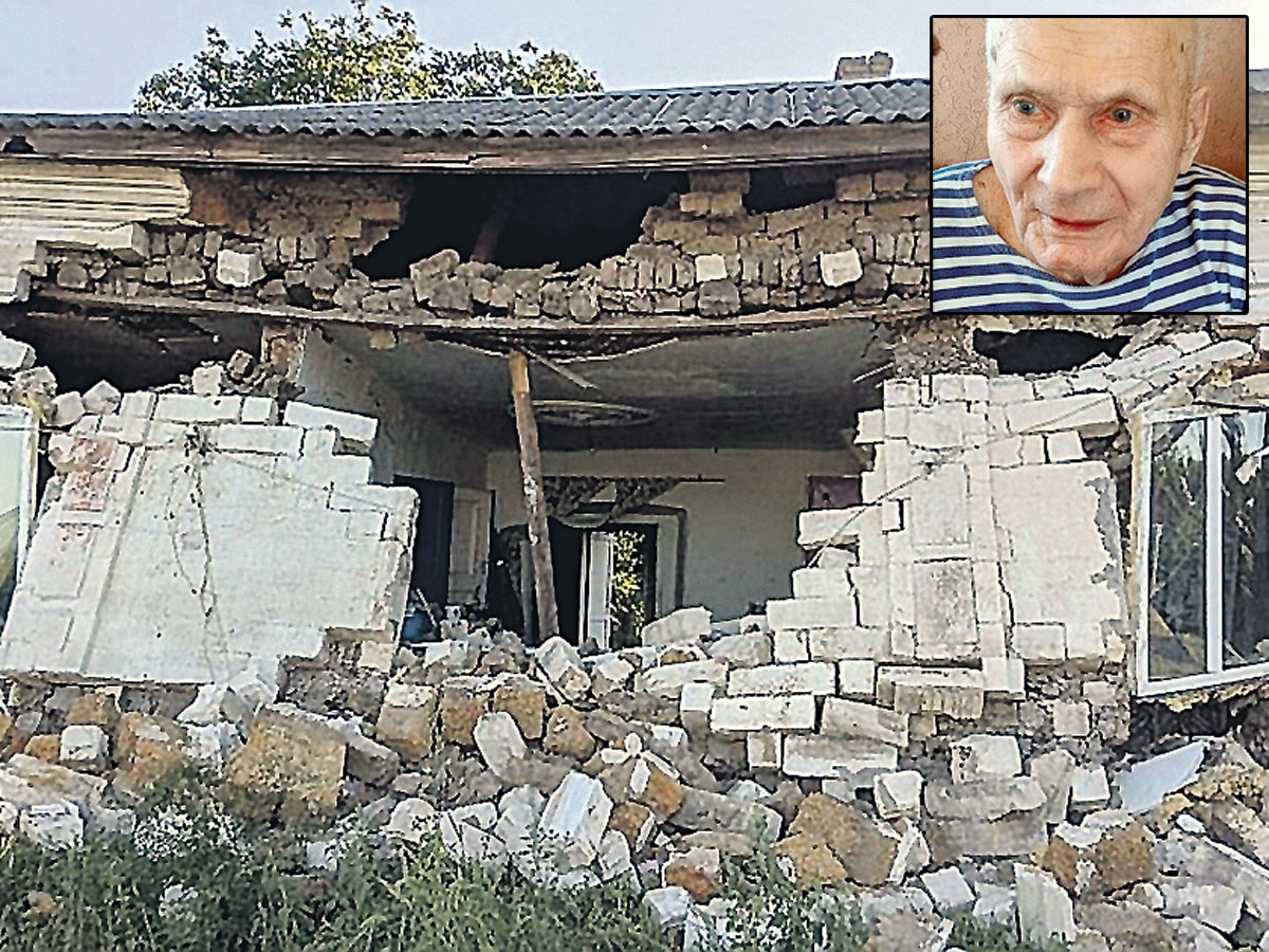 Власти пообещали 94-летнему Александру Голованову (на фото) помочь с восстановлением дома, но было поздно