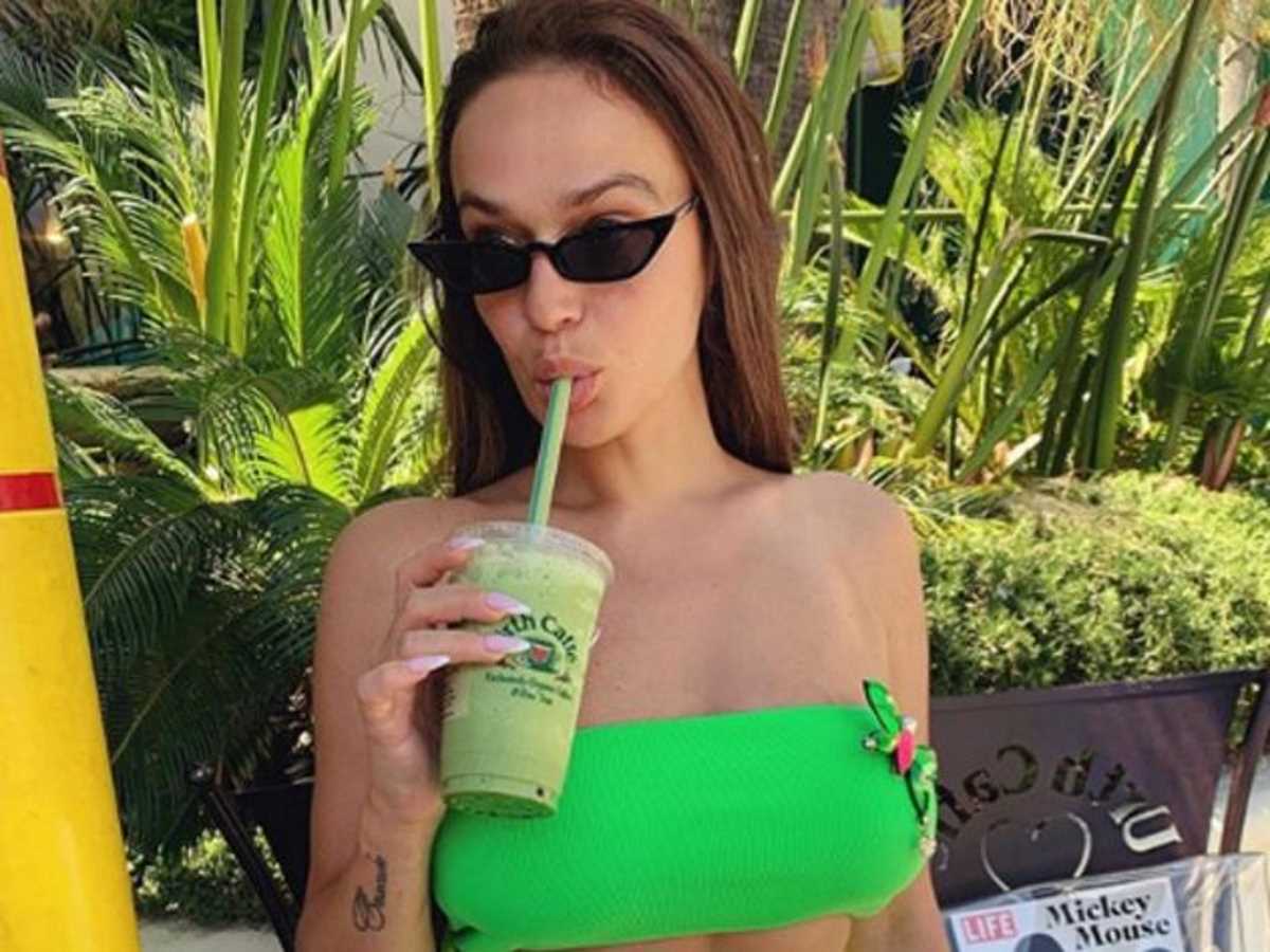 Алена Водонаева предложила сделать маникюр Дудю и Моргенштерну