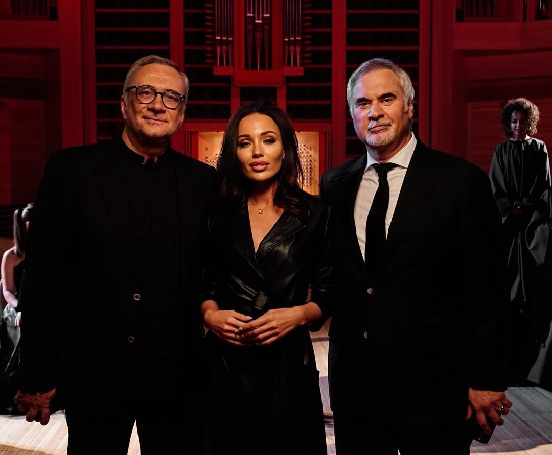 Анастасия Барашкова в окружении братьев Меладзе