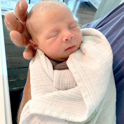 Сын Алека Болдуина дебютировал на ТВ