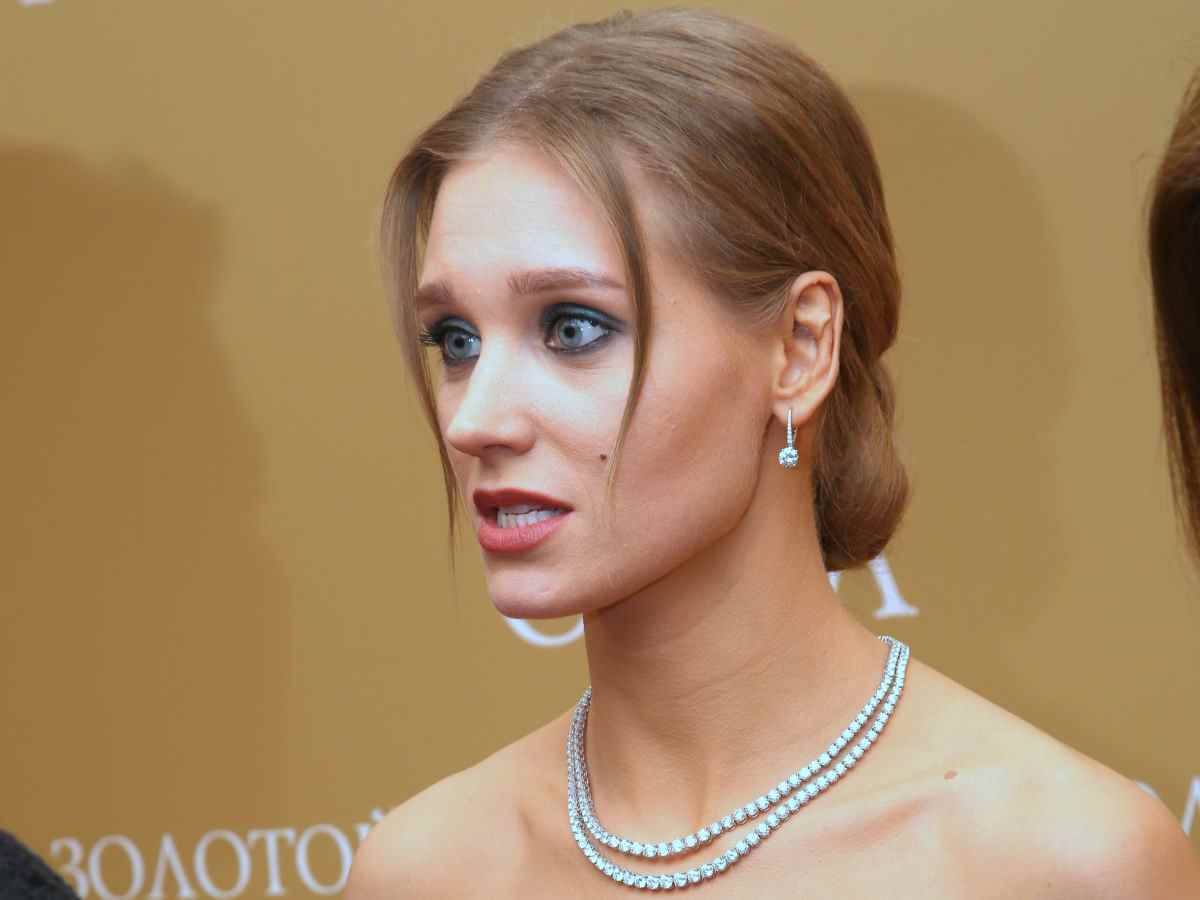 Кристина Асмус рассказала, сколько получает в театре