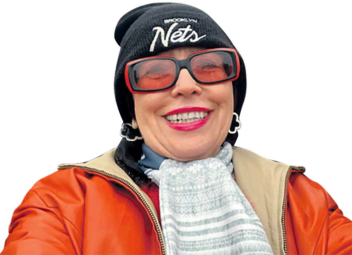 Она Владимиру не только жена и друг, но и запасные очки