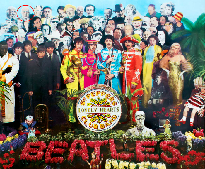«Битлы» включили Кроули в «Зал славы» на обложке Sgt Pepper's…