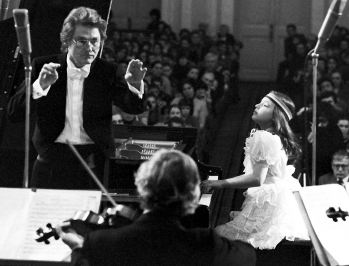 В 11 лет Полина Осетинская дебютировала с концертом в Большом зале Московской консерватории