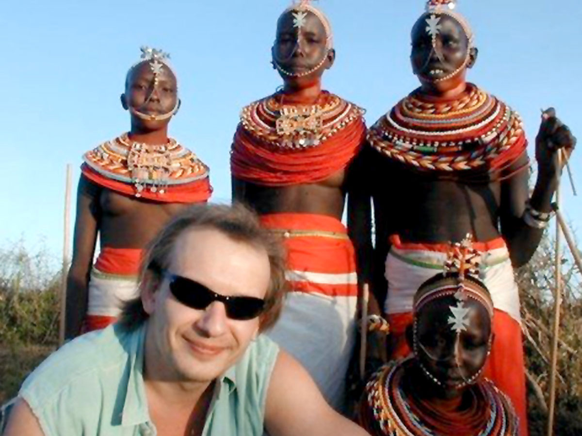 Дмитрий даже девушкам из племени масаи приглянулся (фото 2001 г.)