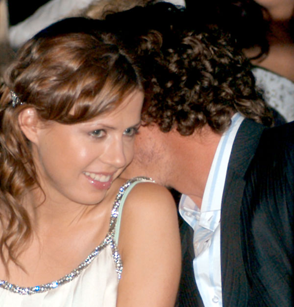 В 2005 году на церемонии «Муз-ТВ» Марат не давал прохода Полине Юмашевой. А замуж она вышла за Дерипаску