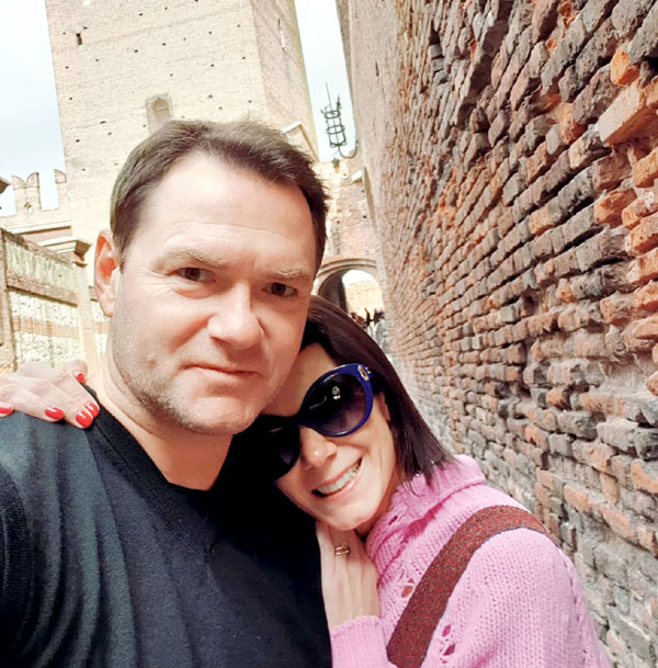 Каждый год в октябре Мария и Алексей ездят вдвоем в Италию. В прошлом году были в Вероне