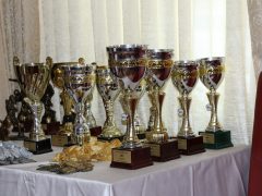 На футбольном матче под «Шоколадного зайца» собрали миллион рублей для больных детей