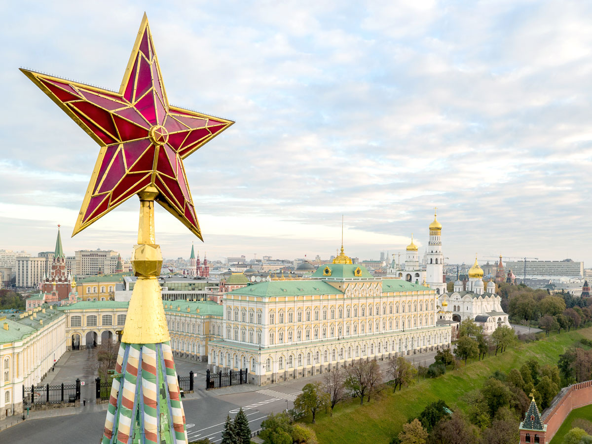 Самоцветы для кремлевских символов запекали в хлебе
