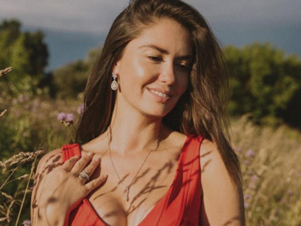 Агата Муцениеце порассуждала о третьей беременности