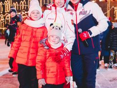 Алексей Ягудин и Татьяна Тотьмянина с детьми