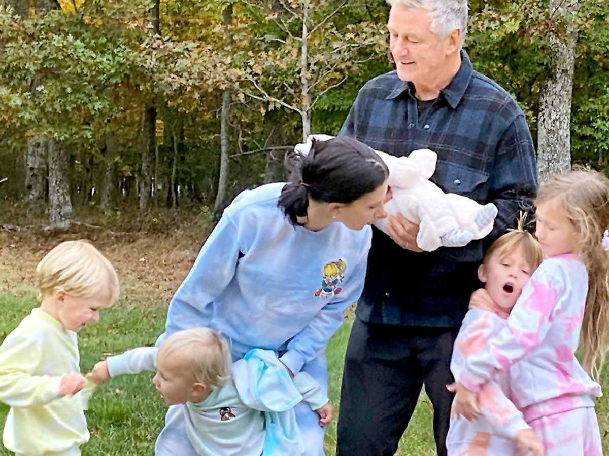 У отца-героя Алека руки - не для скуки