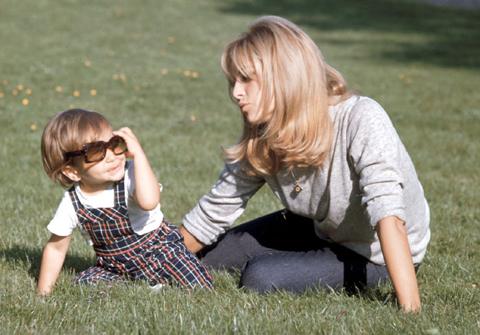 Натали с сыном Энтони, 1966 г.
