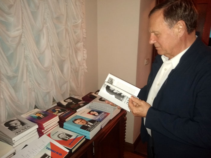 О жизни в большой политике бывший председатель Госдумы и секретарь Совета безопасности написал несколько книг