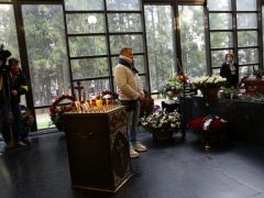 Церемония прощания с ведущим НТВ Александром Колтовым. Фото Бориса Кудрявова