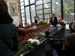 Церемония прощания с ведущим НТВ Александром Колтовым. Фото Бориса Кудрявова