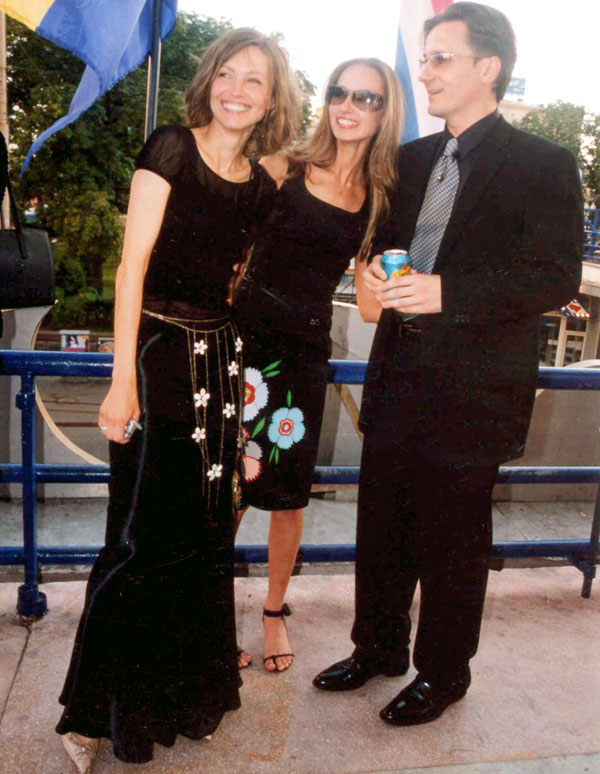 Наш герой несколько лет назад с Ингеборгой Дапкунайте и Людмилой Колесниковой