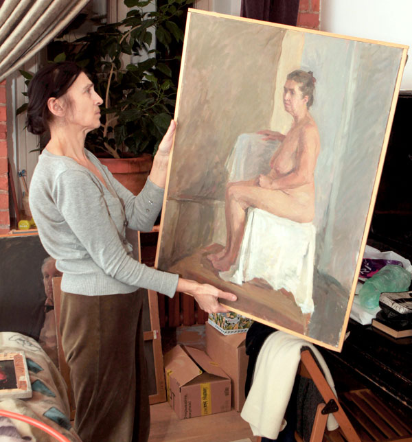 Наталья Вадимовна переживает, что во время очередного потопа пострадало полотно в жанре ню из ее коллекции