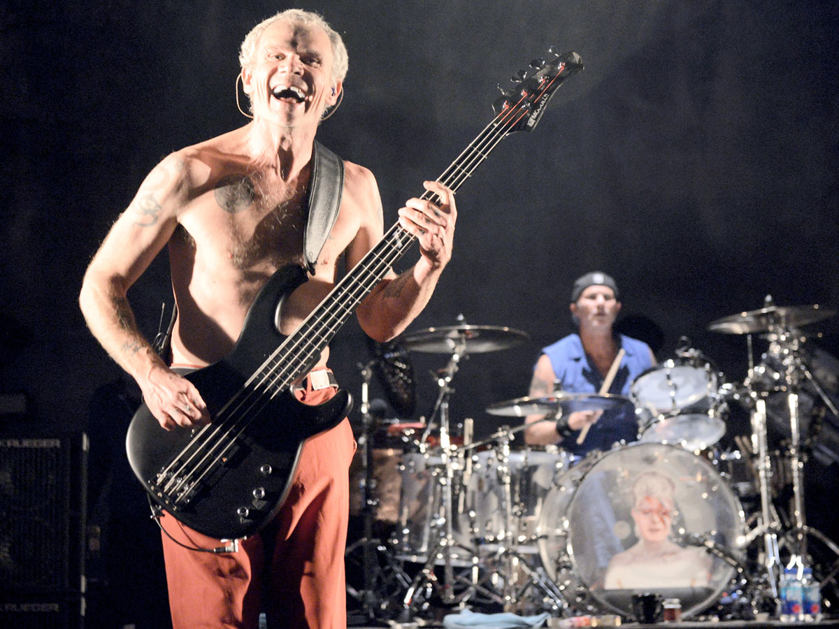 Басист Red Hot Chili Peppers купил дом за $7,5 млн.