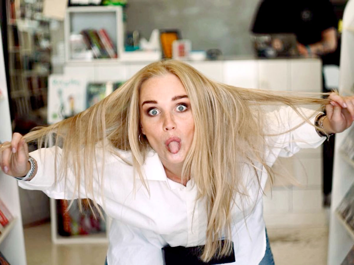 Ира знает, что в некоторые жизненные моменты волосы могут шевелиться не только на голове