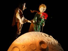 СЦЕНЫ ИЗ СПЕКТАКЛЯ «МАЛЕНЬКИЙ ПРИНЦ»