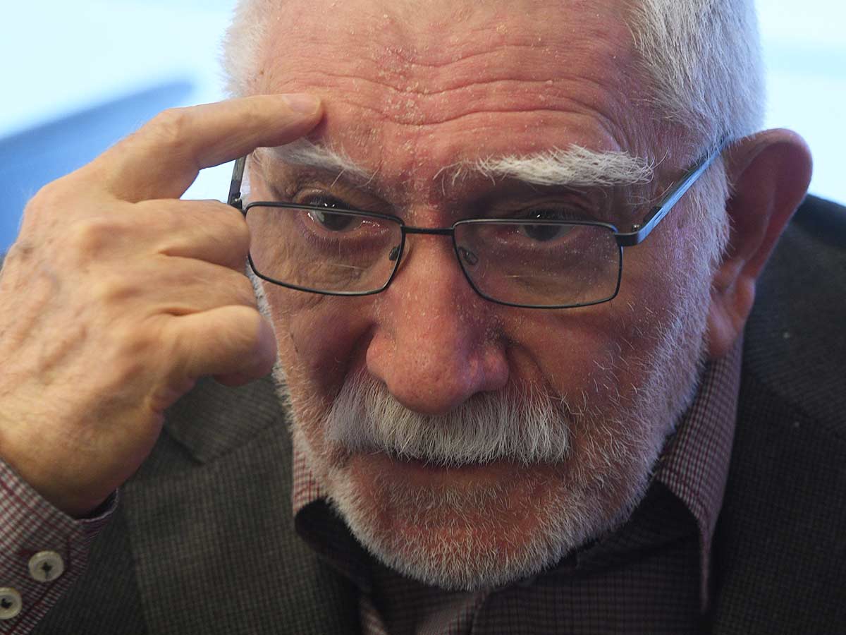 Умер Армен Джигарханян