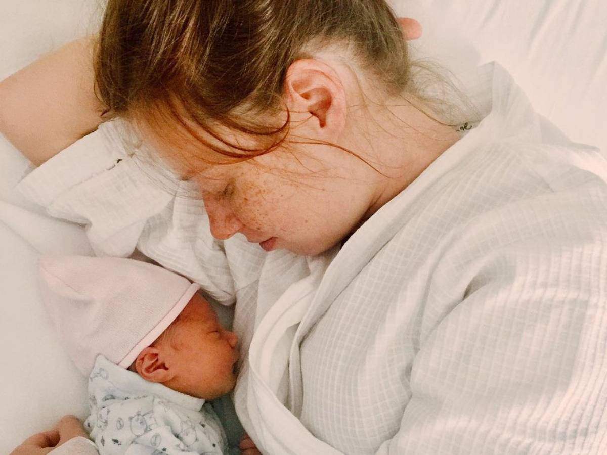 Юлия Савичева с дочерью