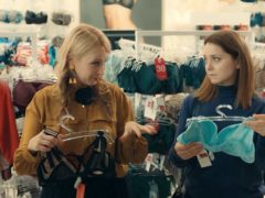 Новый сезон сериала «СашаТаня» начнется уже со 2 января. Фото: кадры из фильма