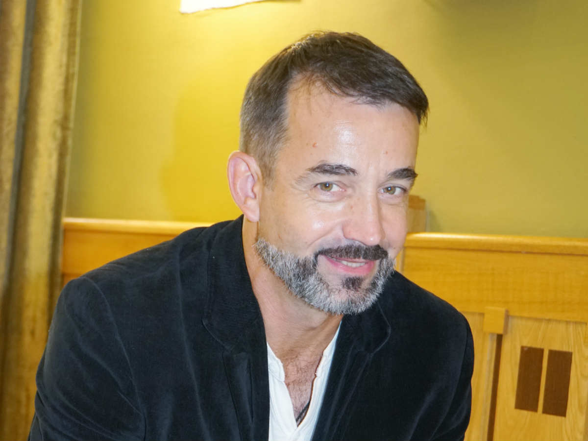 Дмитрий Певцов предлагает похоронить Ленина