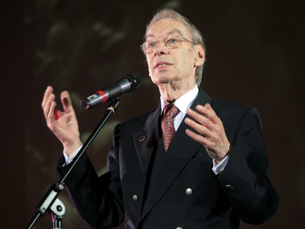 Вдова Баталова уволила адвоката Астахова