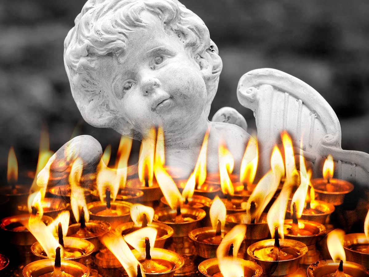 13 декабря — Международный день зажженных свечей