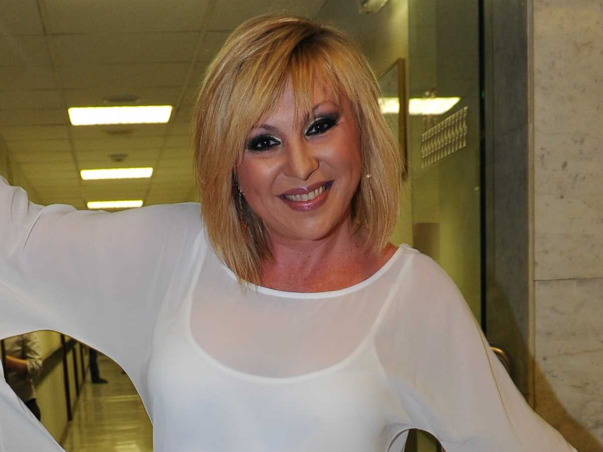 мне удалось перевести это в такое русло, что сейчас, когда мы гуляем, они смотрят на небо и говорят: «Привет, Валюша». Мы сейчас делаем все для того, чтобы их воспоминания стали теплыми и вызывали улыбку. Потому что мама была очень светлыми и солнечным человеком, который вызывал у окружающих только улыбку. Я хочу, чтобы так оно и оставалось