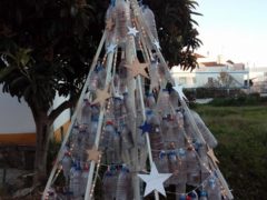 И о пластиковых бутылках не забудем. Фото: Ирина Ивашкова