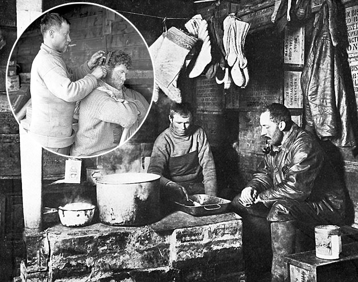 В экспедициях полярники полностью обеспечивали себя. Собаководы Сесил Мирес и Дмитрий Героф варят тюлений жир. Конюх Антон Омельченко стрижет ирландского коллегу