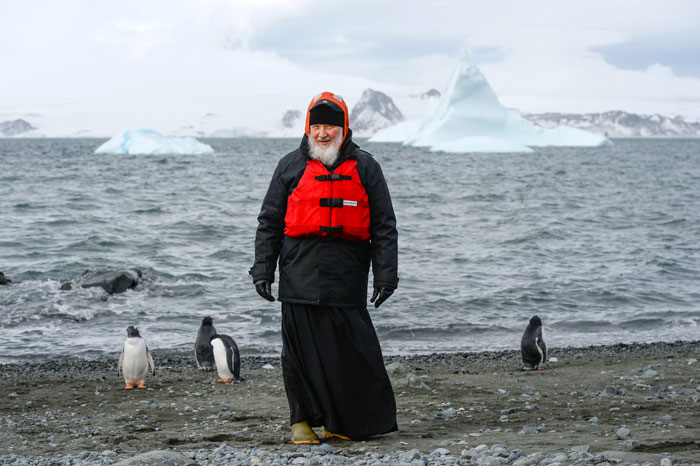 В 2016 году патриарх Кирилл совершил молебен во льдах Антарктиды