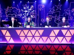 Маленькая поклонница Пелагеи накормила пирогами Сергея Безрукова и Диму Билана