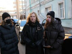 ЕЛЕНА БАТУРИНА С ДОЧЕРЬМИ