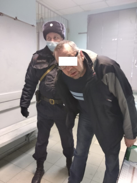 Житель Екатеринбурга разбил лицо детскому врачу