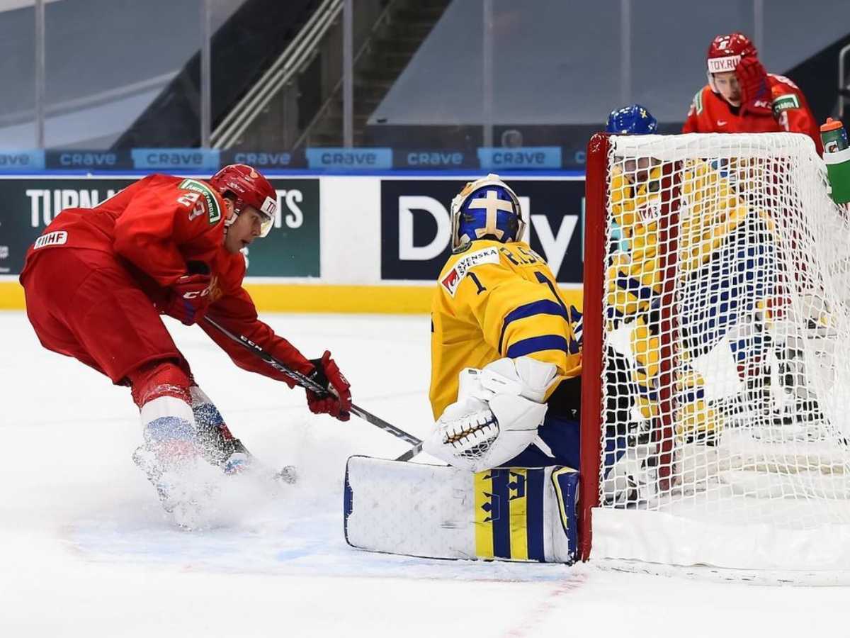Российские хоккеисты обыграли шведов