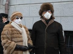 Неузнаваемая Елена Батурина открыла мемориальную доску в честь своего супруга — Юрия Лужкова