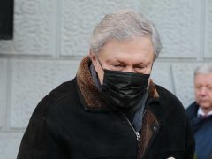 Неузнаваемая Елена Батурина открыла мемориальную доску в честь своего супруга — Юрия Лужкова